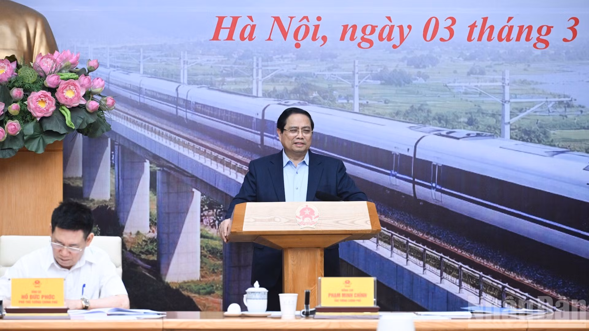 Thủ tướng Phạm Minh Chính chủ trì và phát biểu chỉ đạo tại phiên họp.