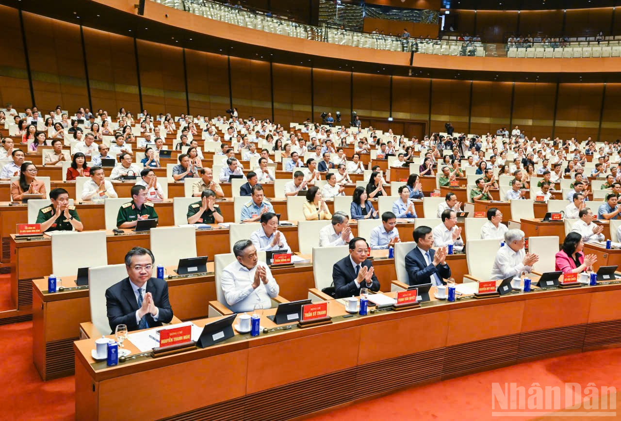 Các đại biểu tham dự Hội nghị toàn quốc nghiên cứu, học tập, quán triệt và triển khai thực hiện một số Nghị quyết, Chỉ thị của Bộ Chính trị. (Ảnh: DUY LINH)