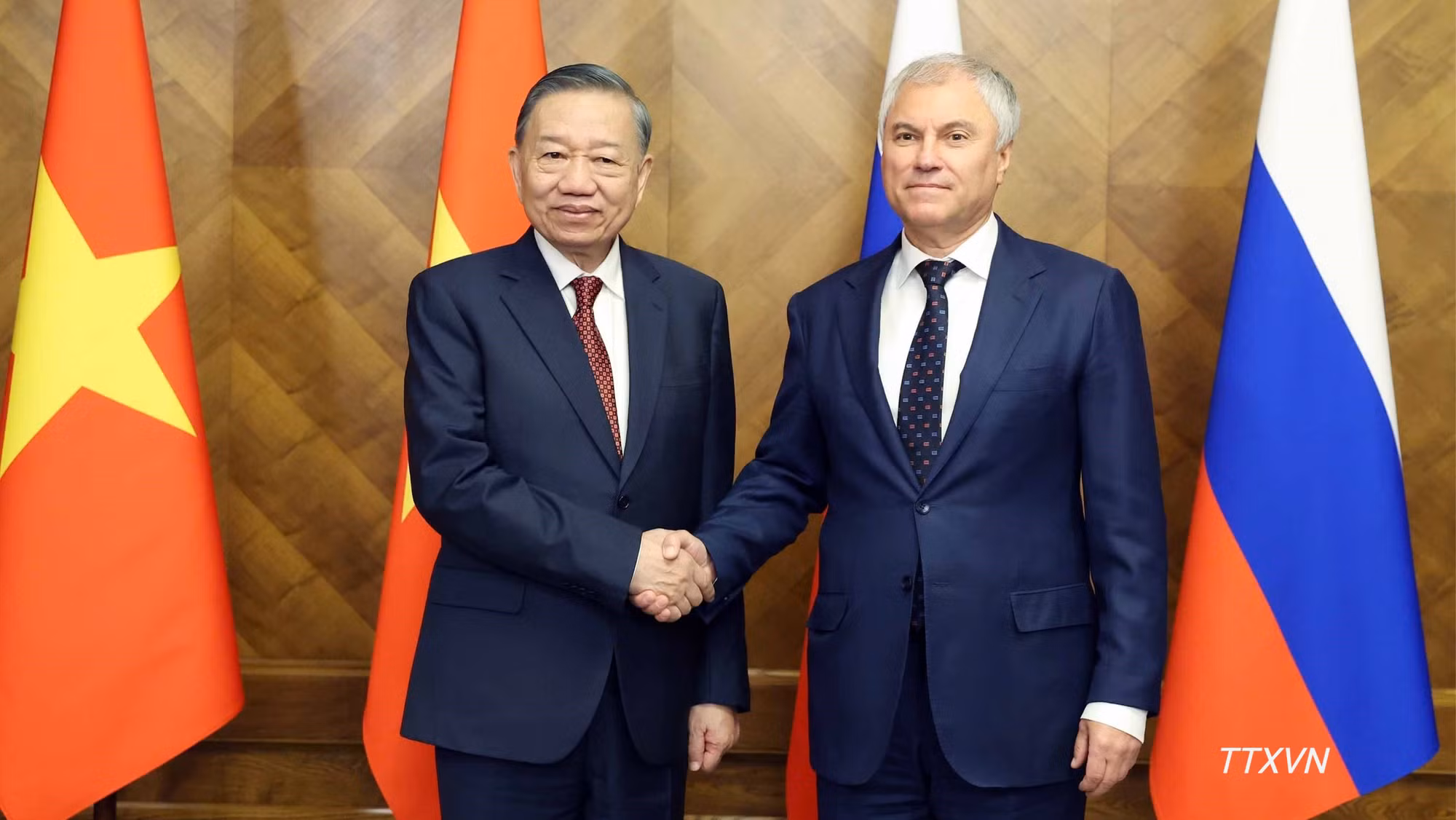 Tổng Bí thư, Chủ tịch nước Tô Lâm hội kiến Chủ tịch Duma Quốc gia Nga Vyacheslav Volodin. (Ảnh: TTXVN)