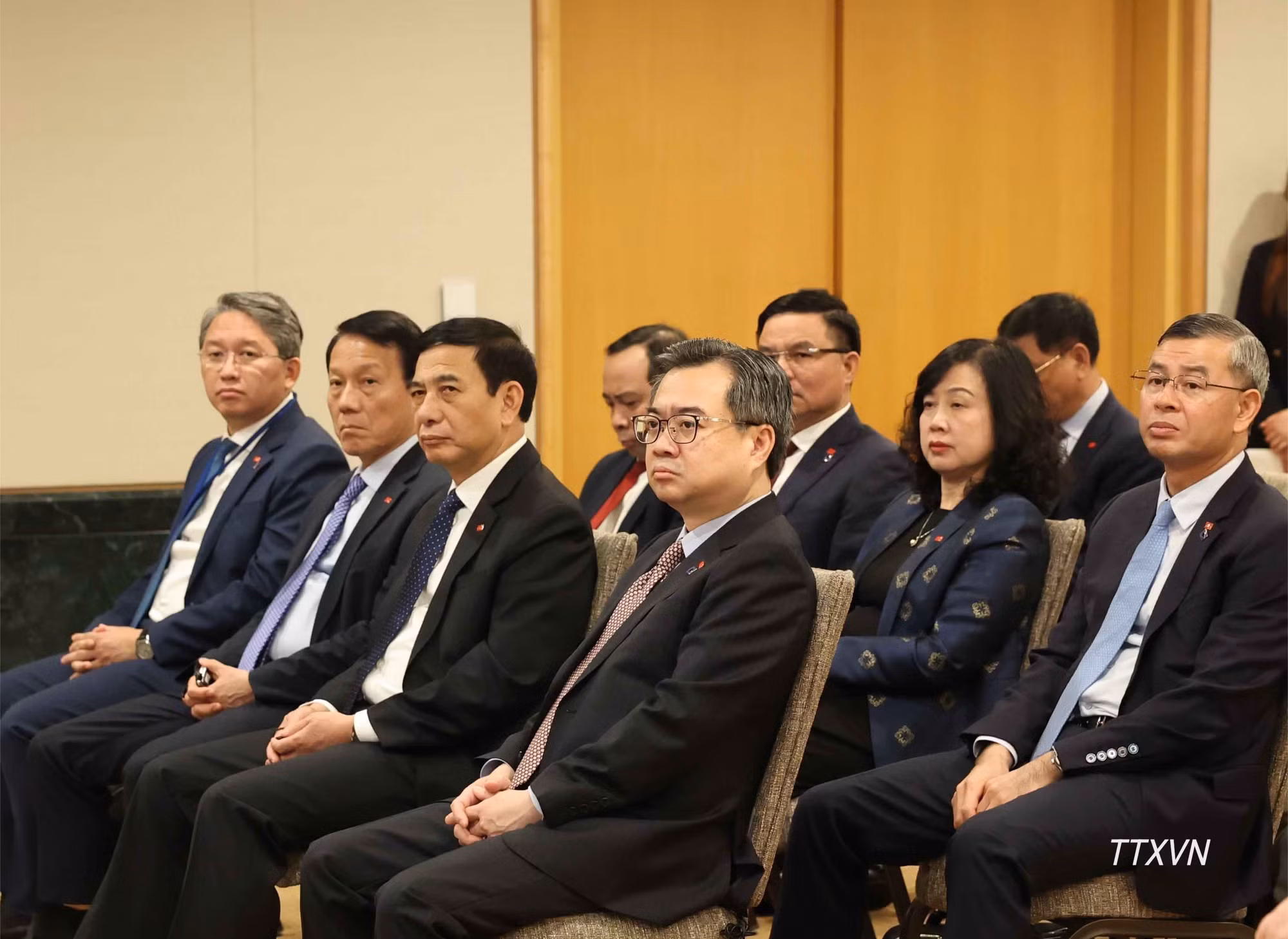vna-potal-tong-bi-thu-chu-tich-nuoc-to-lam-gap-cac-doanh-nghiep-hoa-ky-nghe-bao-cao-ve-sang-kien-tim-kiem-nguoi-viet-nam-mat-tich-trong-chien-tranh-9766.jpg