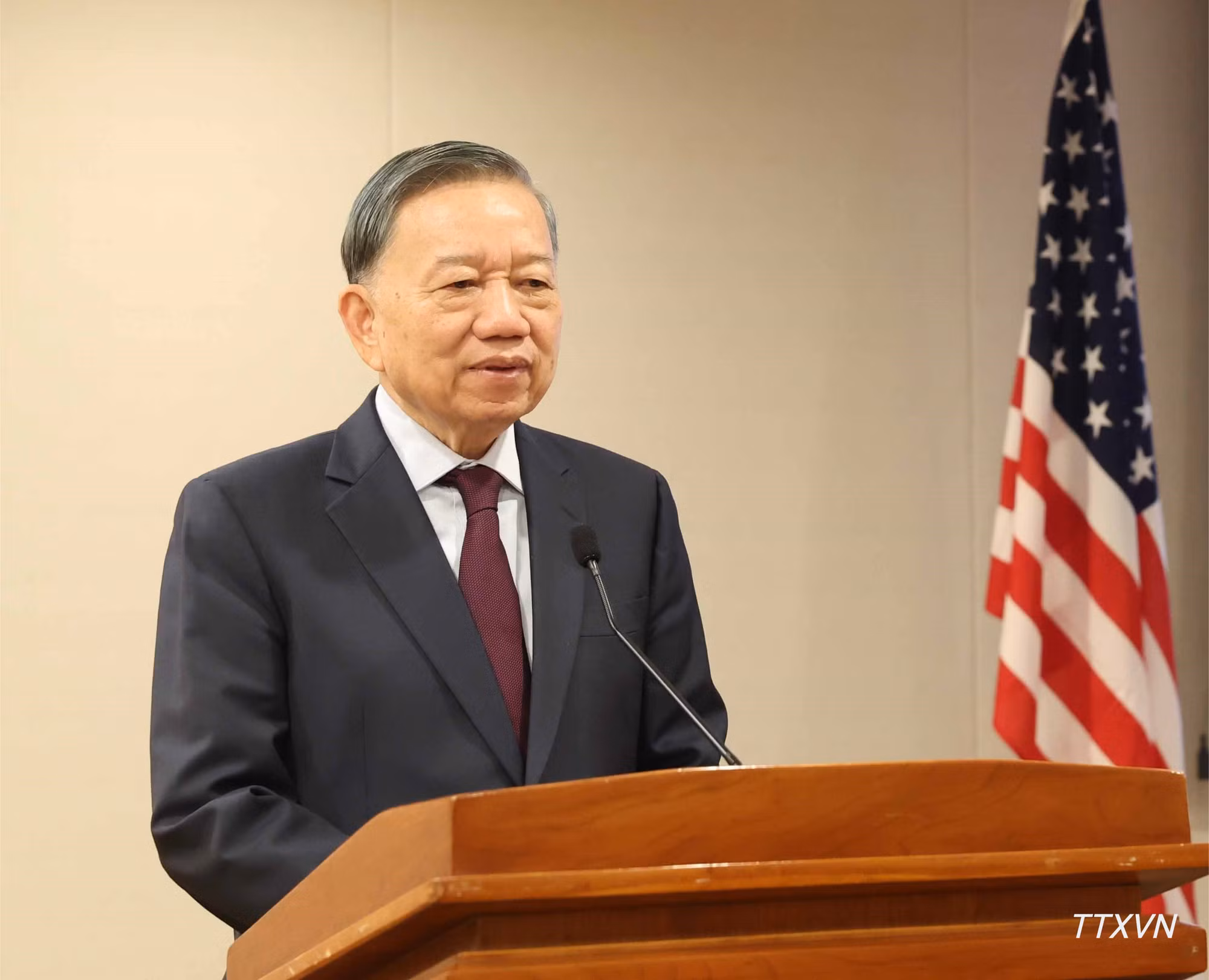 vna-potal-tong-bi-thu-chu-tich-nuoc-to-lam-gap-cac-doanh-nghiep-hoa-ky-nghe-bao-cao-ve-sang-kien-tim-kiem-nguoi-viet-nam-mat-tich-trong-chien-tranh-2175.jpg