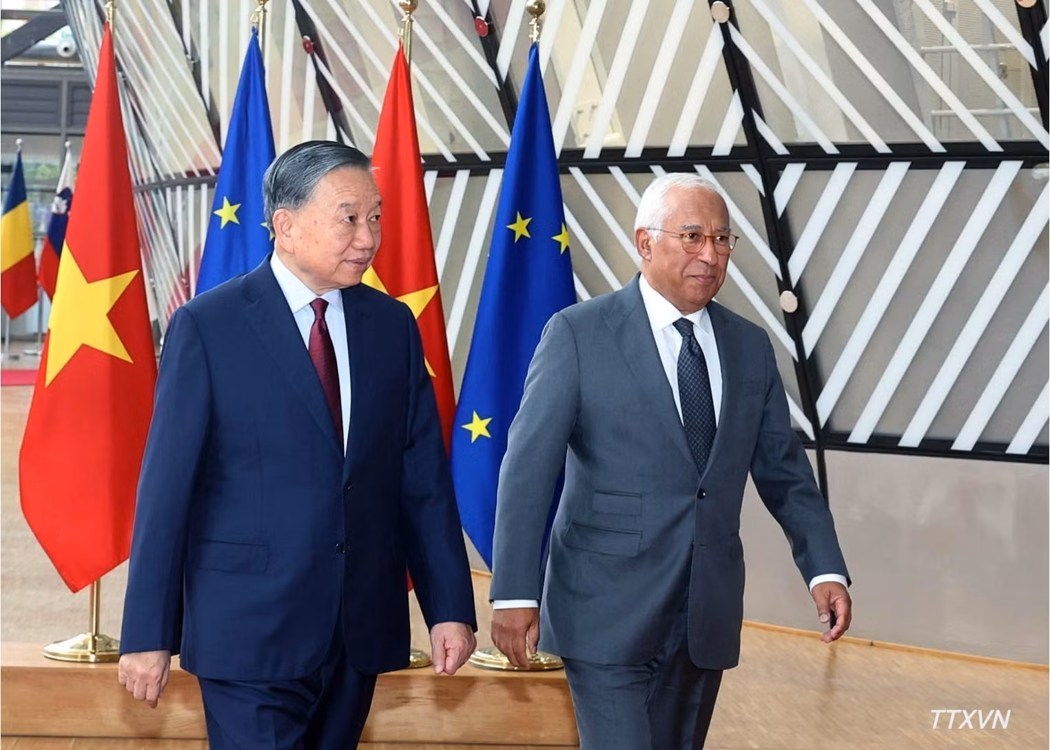 vna-potal-le-don-tong-bi-thu-chu-tich-nuoc-to-lam-tham-chinh-thuc-lien-minh-chau-au-9927.jpg