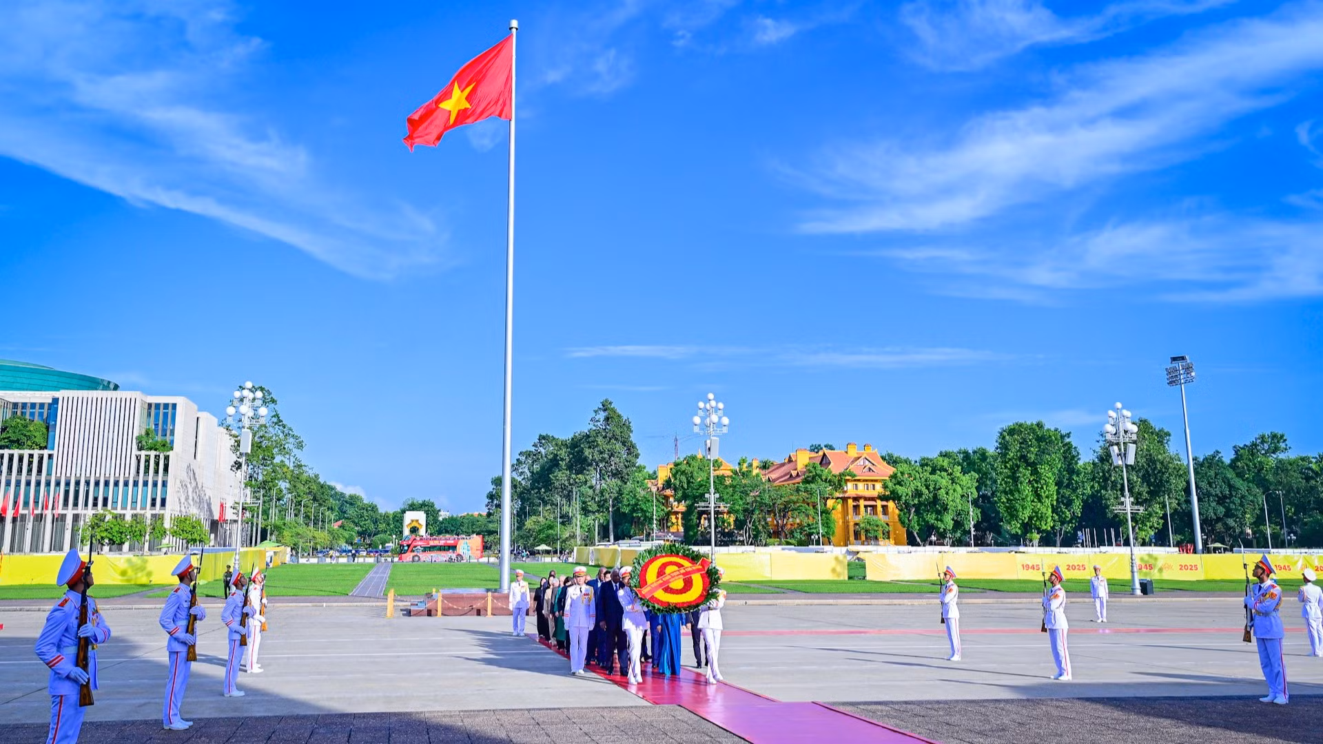 Quang cảnh lễ viếng.