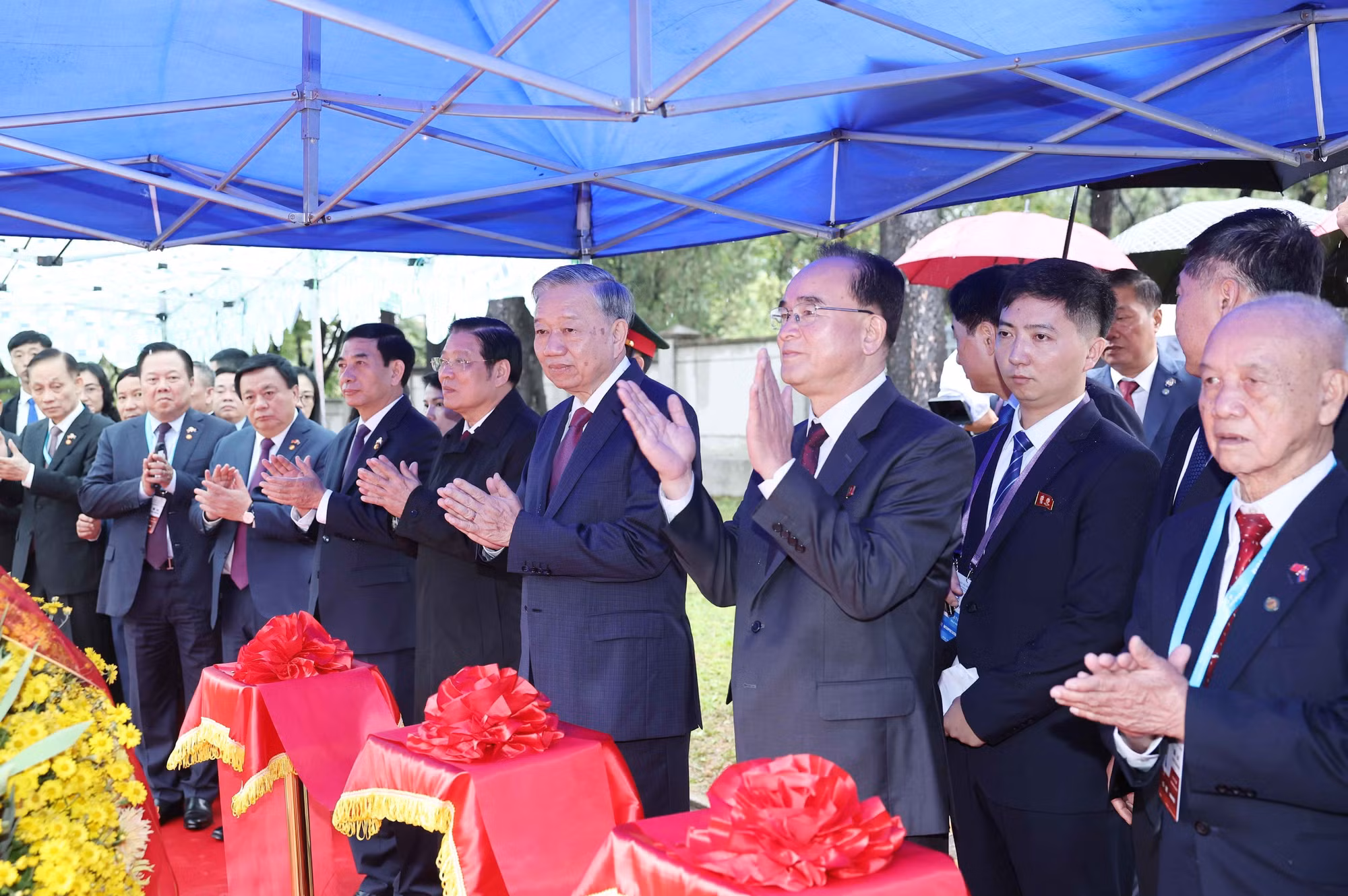 vna-potal-tong-bi-thu-to-lam-du-le-khanh-thanh-tuong-dai-chu-tich-ho-chi-minh-tai-binh-nhuong-8329748.jpg