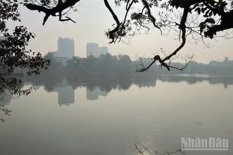 Dự báo khu vực Hà Nội ngày nắng, đêm không mưa, sáng sớm có nơi có sương mù. (Ảnh: Đ.T)