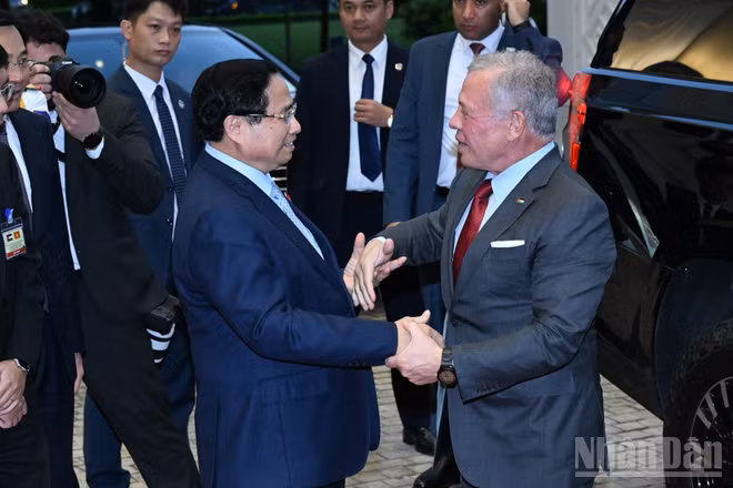 Thủ tướng Phạm Minh Chính đón Quốc vương Vương quốc Hashemite Jordan Abdullah II Ibn Al Hussein.