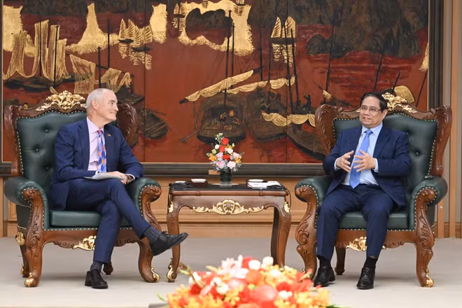 Thủ tướng Phạm Minh Chính tiếp Giáo sư Alec Cameron, Giám đốc kiêm Phó Chủ tịch Hội đồng trường đại học RMIT Melbourne (Australia).