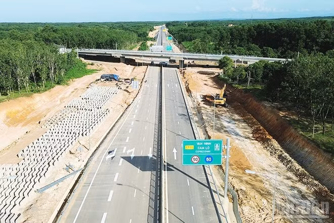 Tuyến cao tốc Vạn Ninh-Cam Lộ.