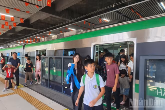 Ảnh minh họa: Đường sắt đô thị Hà Nội tuyến Cát Linh-Hà Đông.