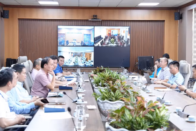 Cuộc họp kích hoạt ứng phó cơn bão số 11 của Tổng công ty Quản lý bay Việt Nam.