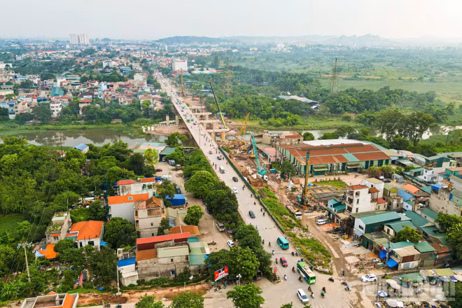 Dự án xây dựng cầu Mai Lĩnh mới trên Quốc lộ 6 đang được đẩy nhanh tiến độ với nhiều hạng mục quan trọng dần hoàn thiện. Với tinh thần thi công khẩn trương, quyết liệt, các đơn vị liên quan đang tập trung tối đa nguồn lực nhằm đưa công trình về đích đúng kế hoạch, góp phần giải quyết tình trạng ùn tắc kéo dài tại cửa ngõ phía tây Hà Nội.