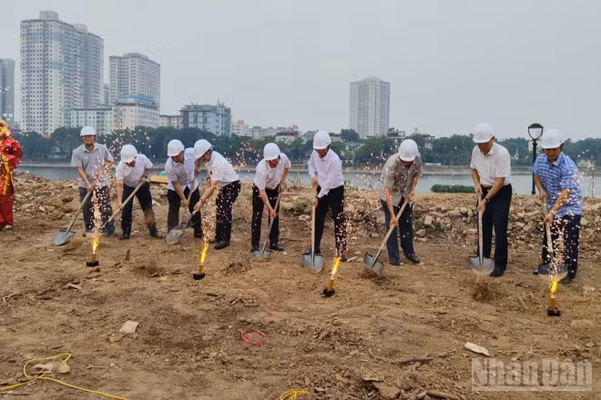 Nghi thức khởi công Dự án xây dựng, cải tạo công viên, vườn hoa trên địa bàn quận Hoàng Mai (cũ) theo phân cấp (giai đoạn 2).