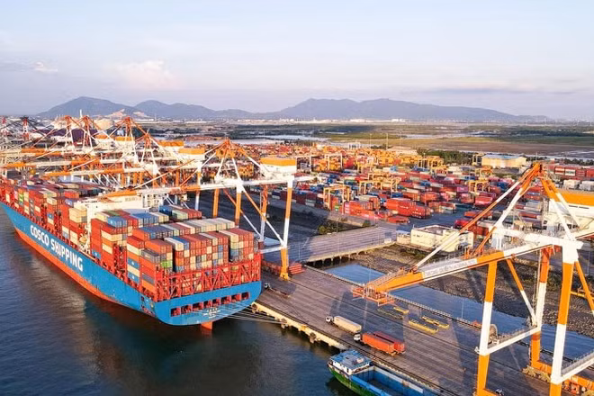 Nhiều thủ tục hành chính bằng giấy tờ được thay bằng dữ liệu số hóa trong lĩnh vực hàng hải.