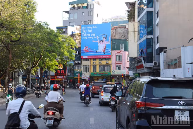 Phố Ngọc Hà là một trong 6 tuyến phố tổ chức điều chỉnh giao thông để thi công hạ ngầm hệ thống chiếu sáng.