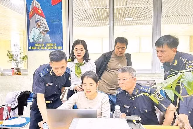 Từ ngày 1/4/2026, Chi cục Hải quan khu vực VI phối hợp các ngân hàng triển khai thu lệ phí hải quan qua mã QR trên phần mềm "Quản lý phương tiện vận tải đường bộ xuất nhập cảnh".