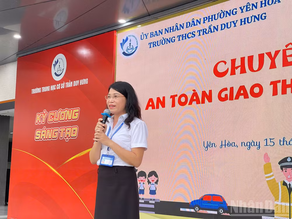 ndo_br_ngut-le-kim-anh-hieu-truong-nha-truong.jpg