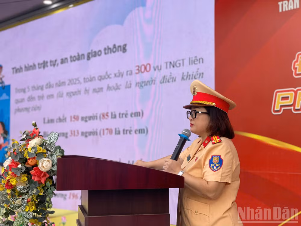 ndo_br_trung-ta-hoang-ngoc-diep-can-bo-doi-csgt-so-6-catp-hn.jpg