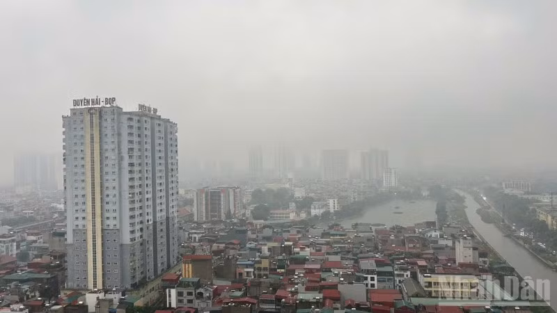 Sáng 14/10, Thủ đô Hà Nội có mưa nhỏ trên diện rộng.