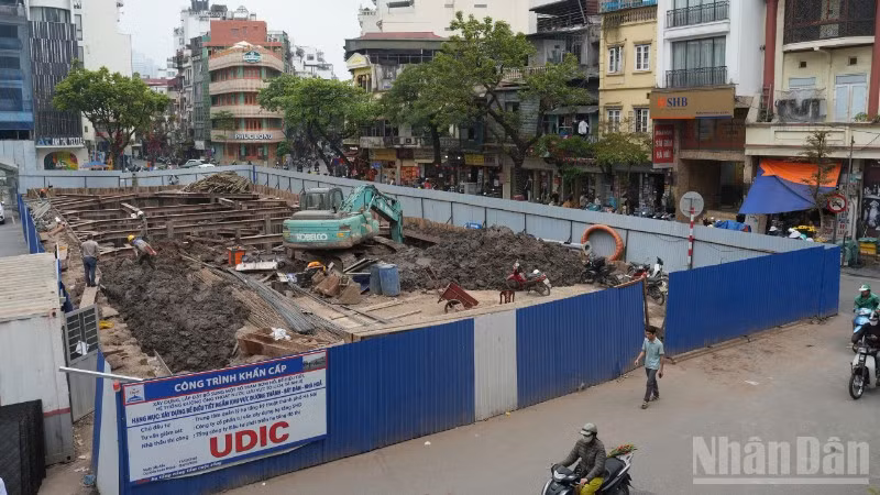 Công trình bể điều tiết ngầm trước khu vực chợ Hàng Da.