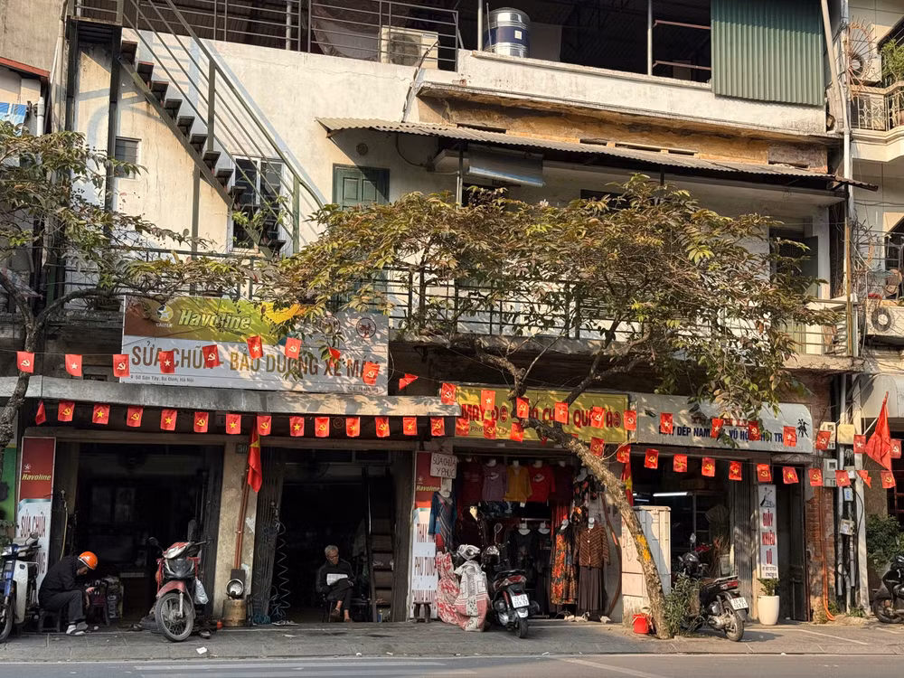via-he-ngoc-ha.jpg