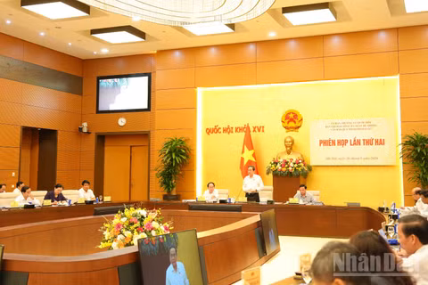 Quang cảnh Phiên họp lần thứ hai Ban Chỉ đạo tổng rà soát hệ thống văn bản quy phạm pháp luật diễn ra ngày 26/8 dưới sự chủ trì của Chủ tịch Quốc hội Trần Thanh Mẫn, Trưởng Ban Chỉ đạo. (Ảnh: H.T)