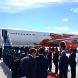Thủ tướng Lê Minh Hưng cùng đoàn đại biểu cấp cao Việt Nam lên chuyến bay thương mại Vietjet trở về Hà Nội, kết thúc tốt đẹp chuyến công tác tham dự Hội nghị Cấp cao Kỷ niệm 35 năm quan hệ ASEAN-Nga tại Kazan, Liên bang Nga.