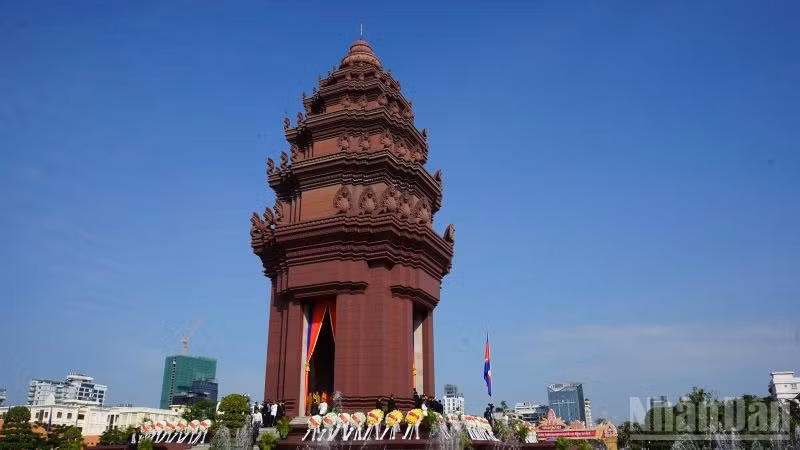 ndo_br_quoc-khanh-campuchia-3.jpg