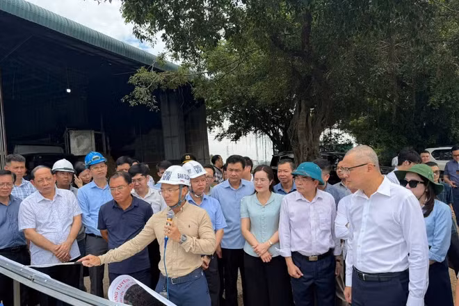 Bí thư Tỉnh ủy Phạm Đại Dương kiểm tra tiến độ Dự án cải tạo, mở rộng Quốc lộ 2 đoạn Vĩnh Yên-Việt Trì.