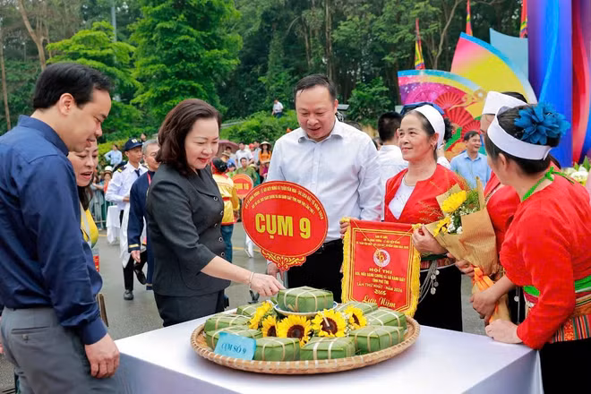 Sản phẩm bánh chưng của cụm số 9.