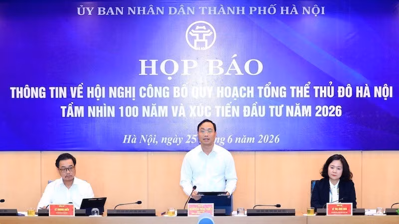 Ông Nguyễn Tiến Thiết, Chánh Văn phòng, người phát ngôn của Ủy ban nhân dân thành phố Hà Nội thông tin về những nội dung chính sẽ tổ chức tại hội nghị ngày 29/6.