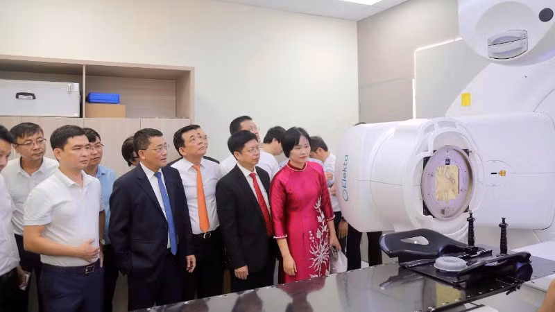 Bệnh viện K vừa đưa vào sử dụng hệ thống xạ trị gia tốc và CT mô phỏng 4D mới.