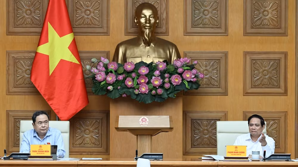 Thủ tướng Chính phủ Phạm Minh Chính và Chủ tịch Quốc hội Trần Thanh Mẫn đồng chủ trì Hội nghị. (Ảnh: TRẦN HẢI)