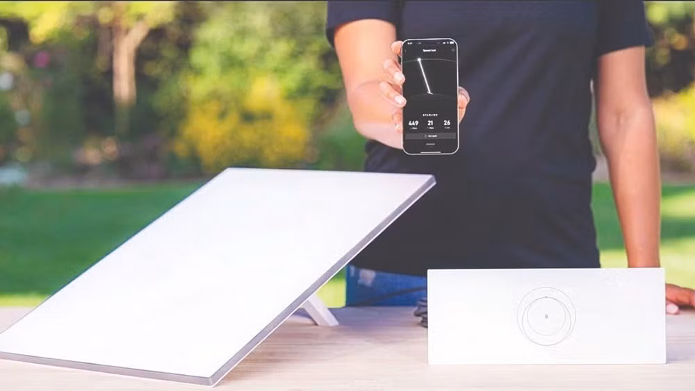 Bộ thiết bị phần cứng thu phát internet vệ tinh.