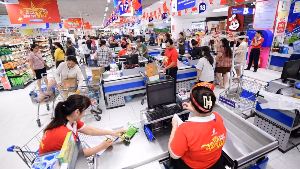 Không gian tại các siêu thị Co.opmart phủ tràn hình ảnh cờ đỏ sao vàng.(Nguồn ảnh: Co.opmart) 