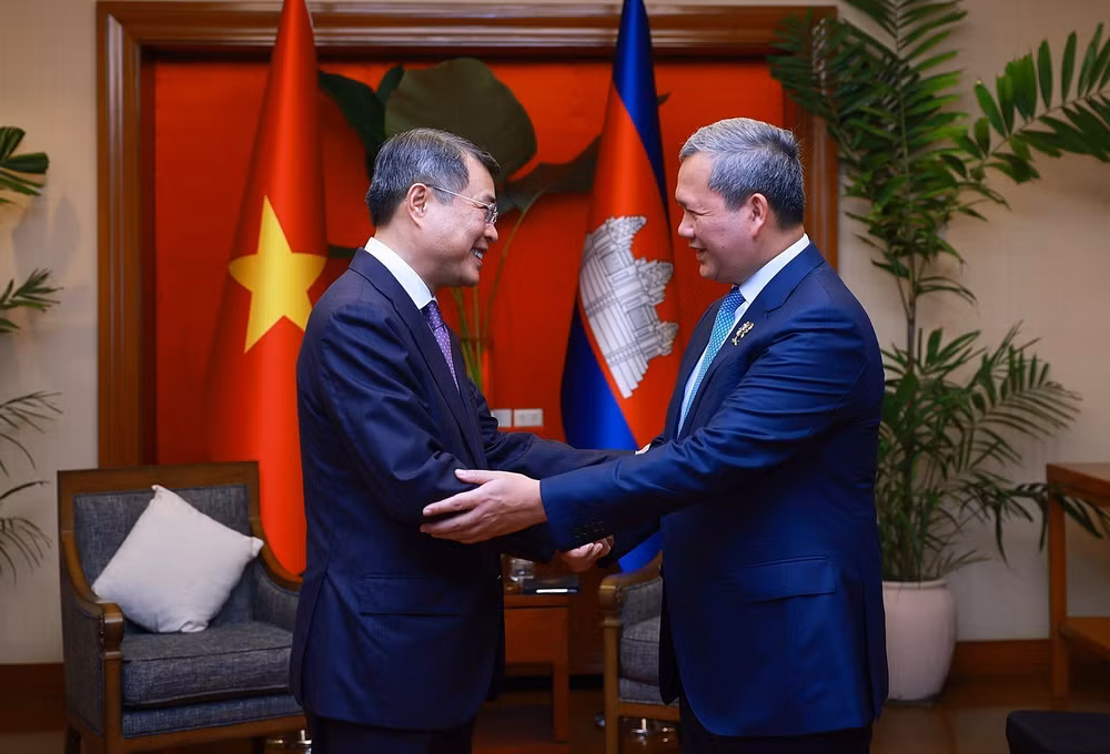 vna-potal-thu-tuong-le-minh-hung-gap-thu-tuong-campuchia-8746718.jpg