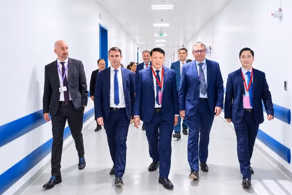 Hợp tác y tế Việt Nam và Pháp: VNVC phối hợp Sanofi sản xuất ba loại vắc-xin thế hệ mới quan trọng hàng đầu 