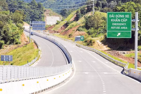 Tuyến đường cao tốc cửa khẩu Hữu Nghị-Chi Lăng là dự án trọng điểm tỉnh Lạng Sơn phấn đấu thông tuyến trước Tết Nguyên Đán Đinh Mùi 2027.