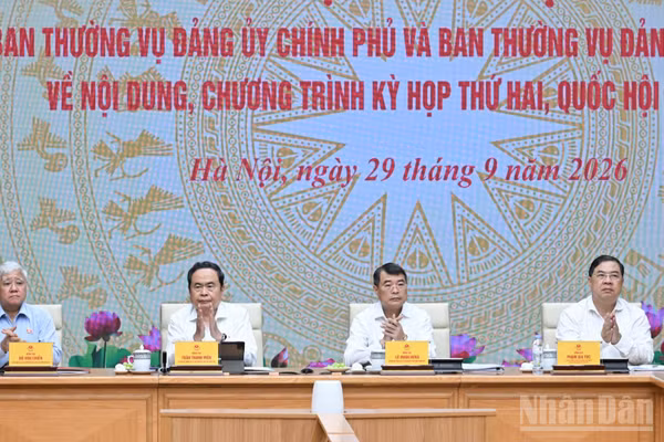 Thủ tướng Lê Minh Hưng và Chủ tịch Quốc hội Trần Thanh Mẫn đồng chủ trì Hội nghị Ban Thường vụ Đảng ủy Chính phủ và Ban Thường vụ Đảng ủy Quốc hội.