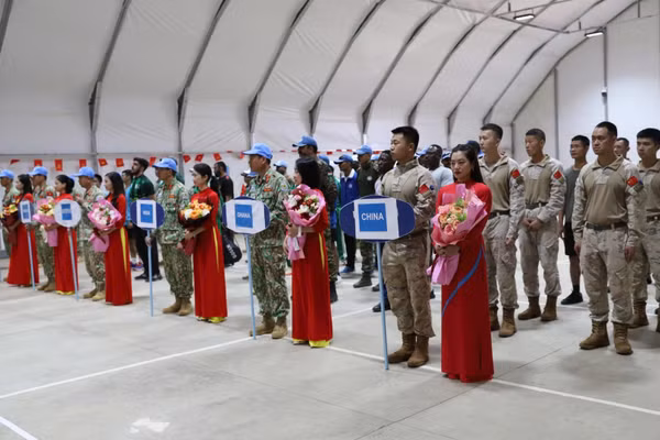 Giải cầu lông chào mừng Ngày Liên hợp quốc tại Phái bộ An ninh lâm thời Liên hợp quốc ở khu vực Abyei có sự tham gia của 8 đoàn đến từ 6 quốc gia. (Ảnh: Cục Gìn giữ hòa bình Việt Nam)