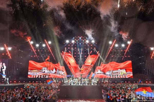 "Concert quốc gia: Tổ quốc trong tim" hướng tới xây dựng thương hiệu văn hóa-nghệ thuật có bản sắc riêng. (Ảnh: BÁO NHÂN DÂN)