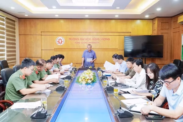 Phó Giám đốc Sở Văn hóa, Thể thao và Du lịch tỉnh Phú Thọ Đào Tiến Cường phát biểu tại hội nghị.