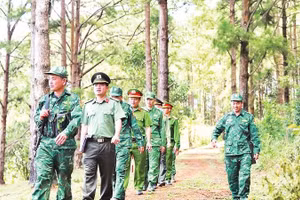 Công an xã Thuận An và Đồn Biên phòng Cửa khẩu Thuận An phối hợp tuần tra, kiểm soát địa bàn, ngăn chặn hoạt động các loại tội phạm trên biên giới.