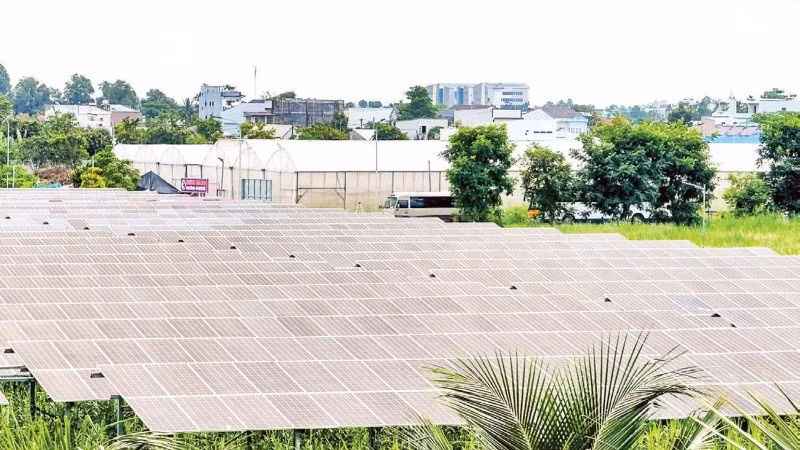 Nhà máy điện năng lượng mặt trời trực thuộc Trường đại học Cửu Long.