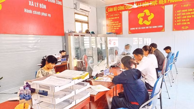 Ứng dụng trí tuệ nhân tạo (AI) giúp cán bộ, công chức xã Lý Bôn, tỉnh Cao Bằng nâng cao chất lượng và hiệu quả giải quyết công việc phục vụ người dân.