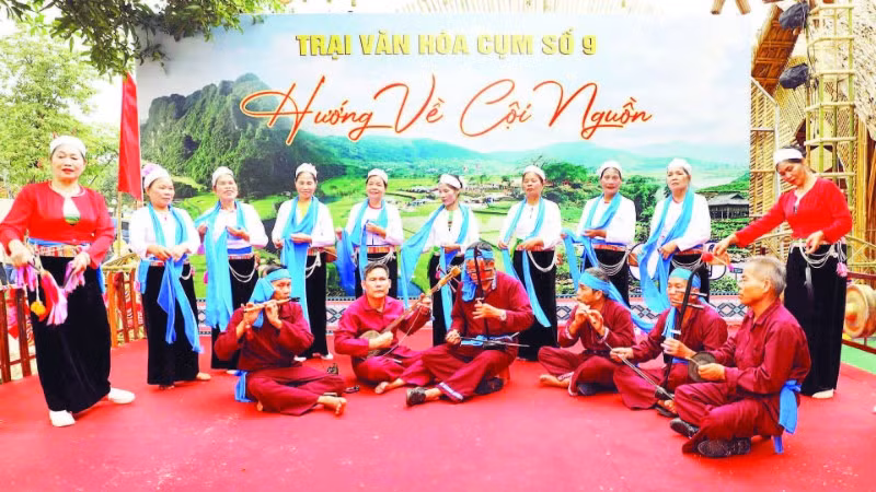 Các cụm trại văn hóa mang đến nhiều tiết mục văn hóa, văn nghệ đặc sắc của mỗi vùng quê trong tỉnh.