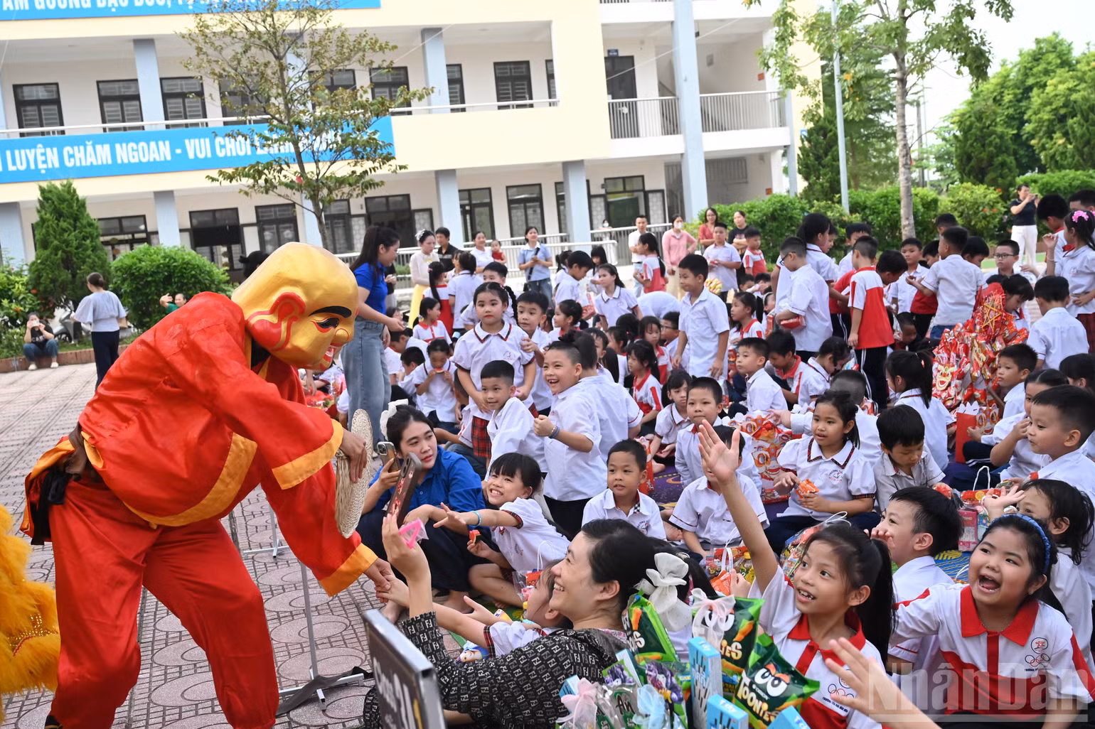 ndo_br_giao-luu-cung-ong-dia.jpg