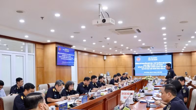 Thứ trưởng Tài chính Nguyễn Đức Chi làm việc với Cục Hải quan về Đề án thí điểm thông quan tập trung.