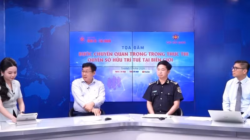 Các đại biểu dự tọa đàm.