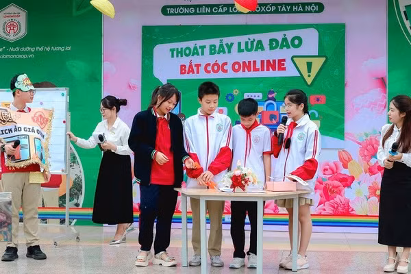 Chăm lo, bảo vệ thế hệ trẻ thông qua giáo dục kỹ năng sống và an toàn số.