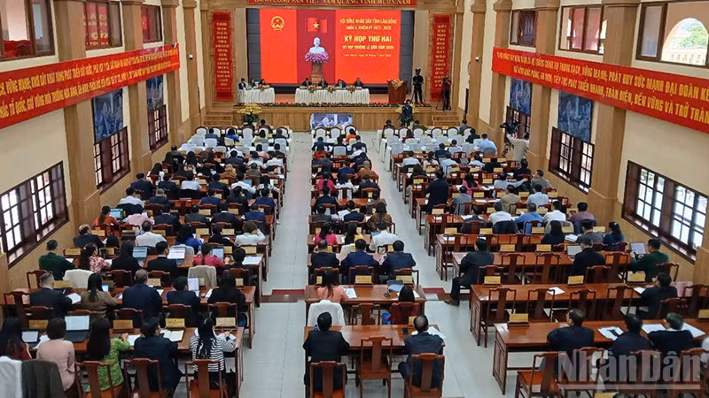 Quang cảnh kỳ họp.